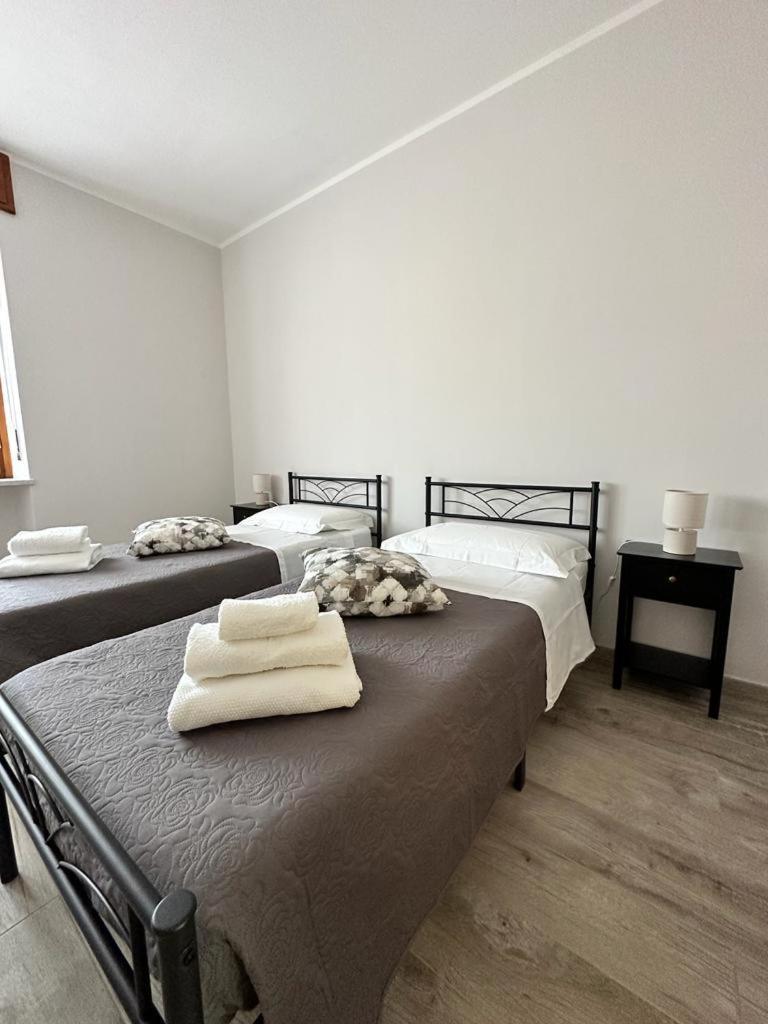 Ca Rosas - Appartamento Alba Alba  Bagian luar foto